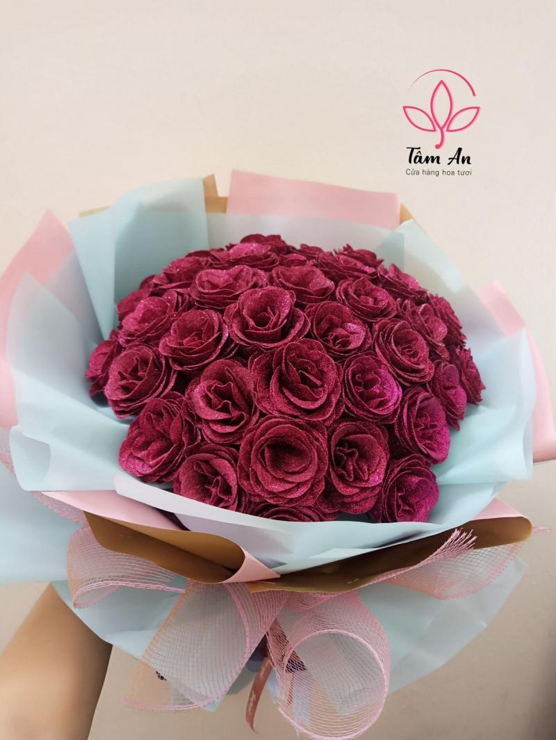 Mặt tiền cửa hàng Lela Flower tại 101 Nguyễn Thị Minh Khai rực rỡ hoa tươi mời gọi khách ghé thăm